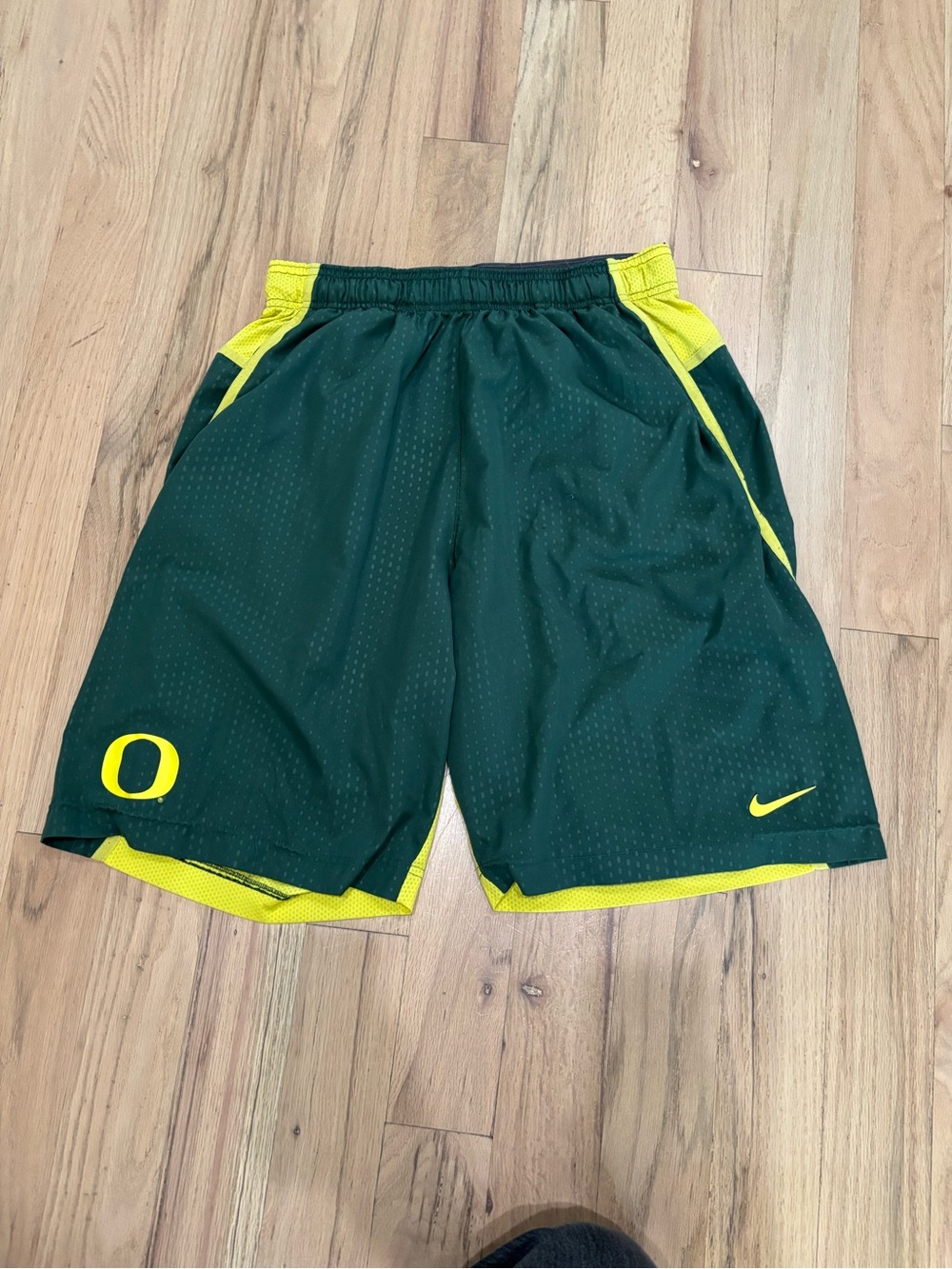 Nike Men’s Dark Green & Yellow Athletic Basketball Shorts